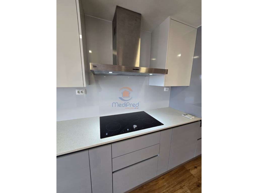 Apartamento T2 Totalmente Remodelado | Quinta do Pinheiro, Pontinha - Grande imagem: 2/32