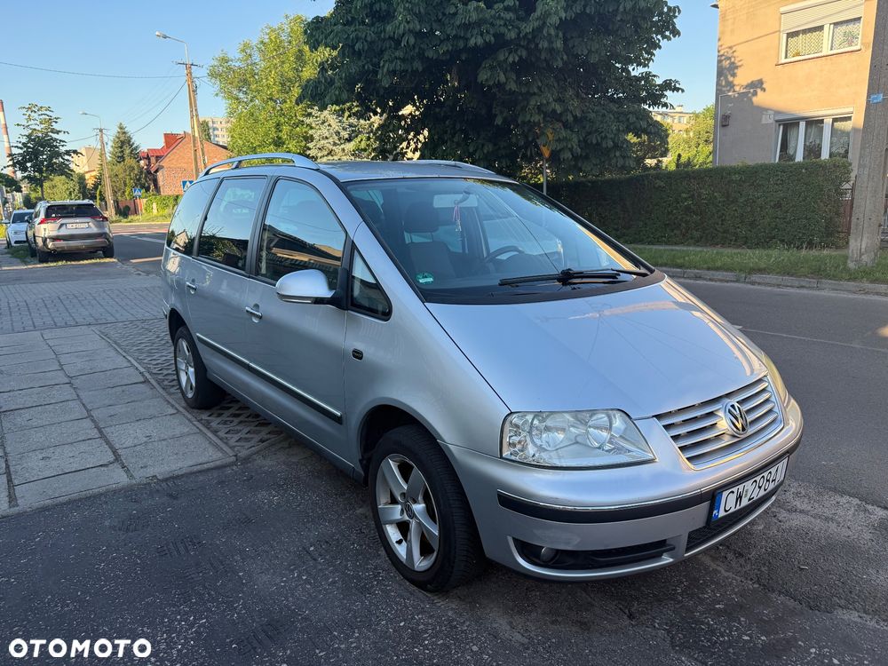 Volkswagen Sharan 1.9 TDI Highline Tiptr - 1