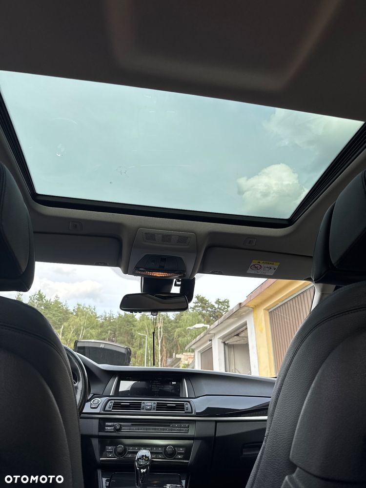 BMW Seria 5 530d xDrive - 10