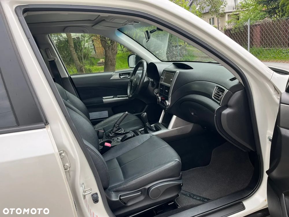 Subaru Forester 2.0i Exclusive - 11
