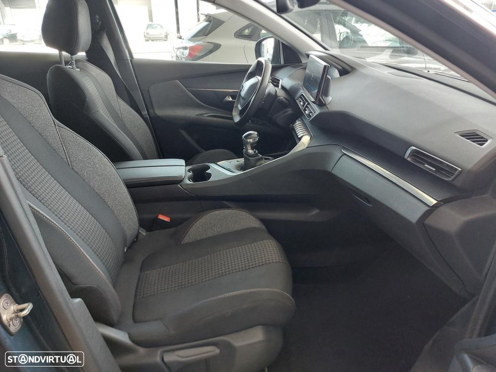 Peugeot 3008 1.5 BlueHDi Active Pack — fotografia 44