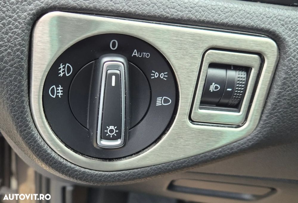 Volkswagen Golf 1.6 TDI Highline - 15