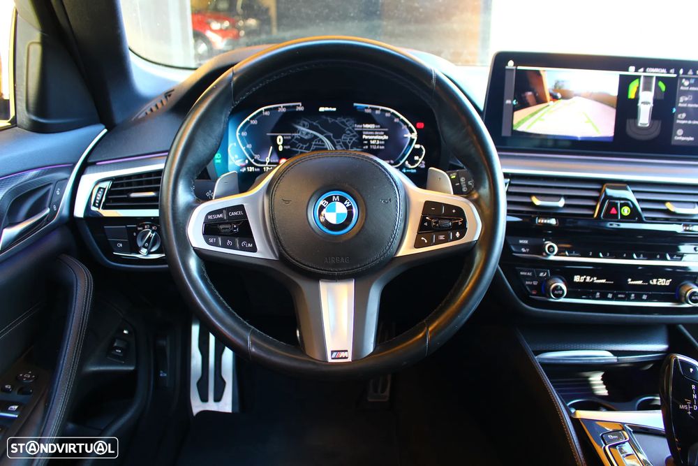 BMW 520 e Pack M - 11