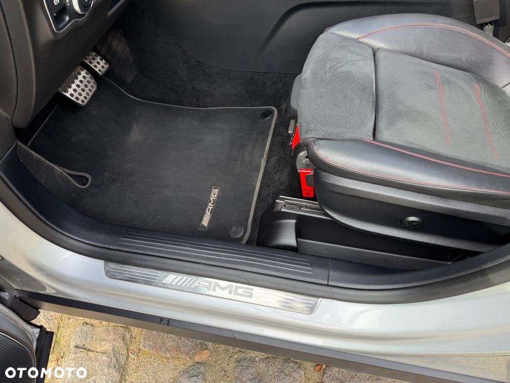 Mercedes-Benz GLB - 28