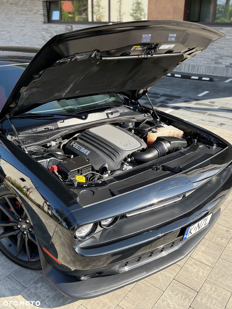 Dodge Challenger - 21