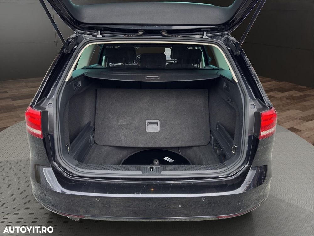 Volkswagen Passat - 16