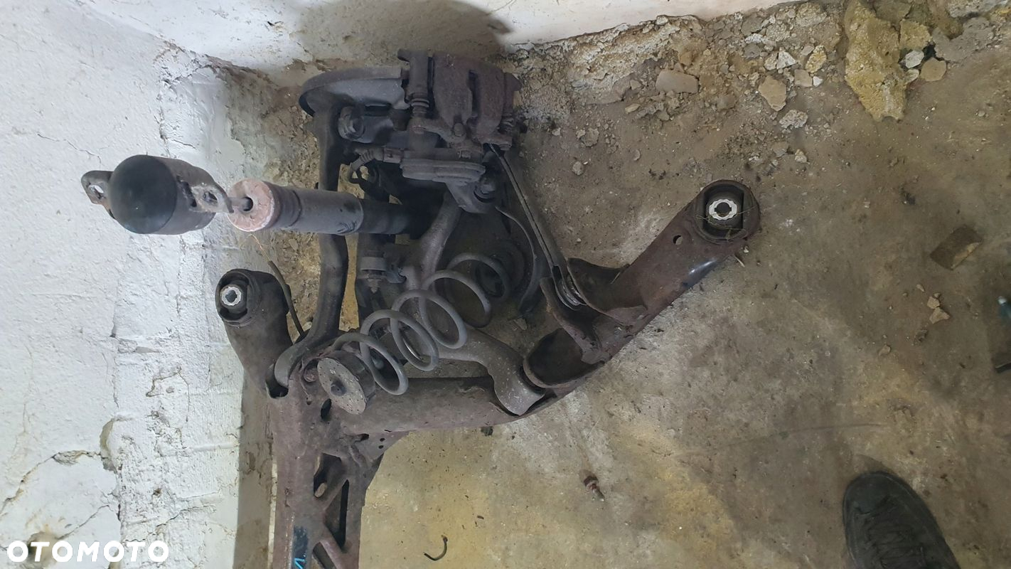 Audi A4 B8 8K0 07- 2.0 tdi sedan zawieszenie tylne zwrotnica lewa prawa - 2