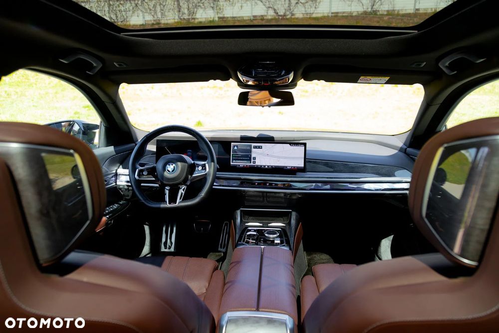 BMW i7 - 16