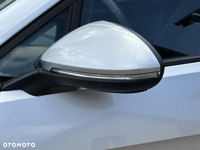 Volkswagen Golf - 11