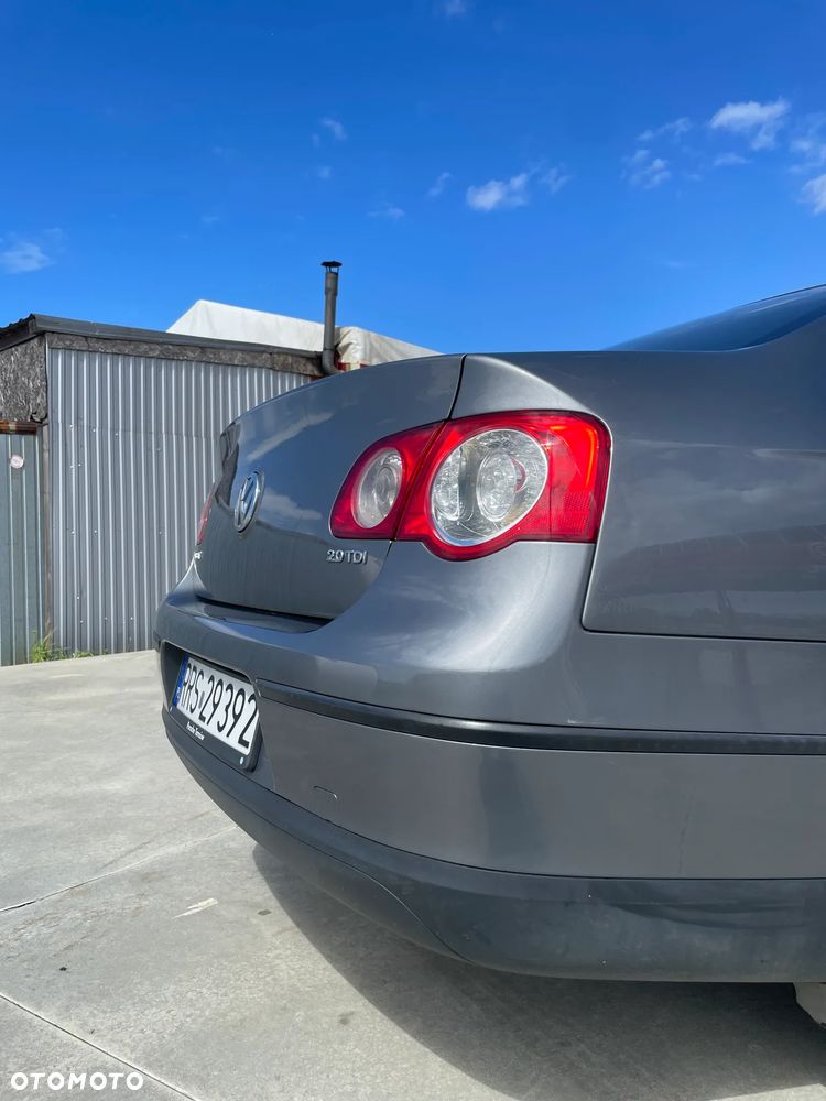 Volkswagen Passat - 21