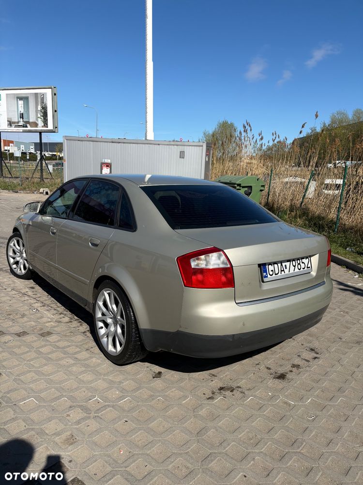 Audi A4 Limousine - 2