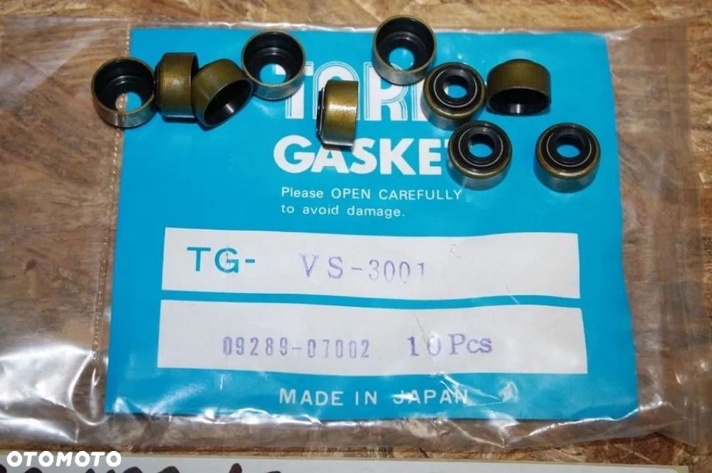 Uszczelniacz zaworowy Suzuki DR GS LS VS VL 09289-07002 - 2
