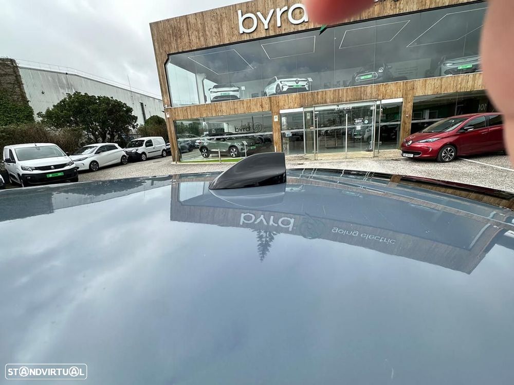 Ford Mustang Mach-E Standard - 23