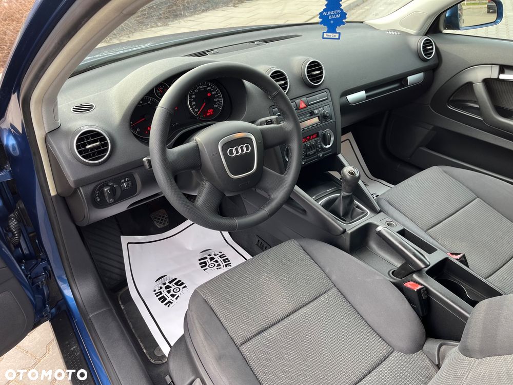 Audi A3 3-drzwiowe 1.6 Ambition - 31