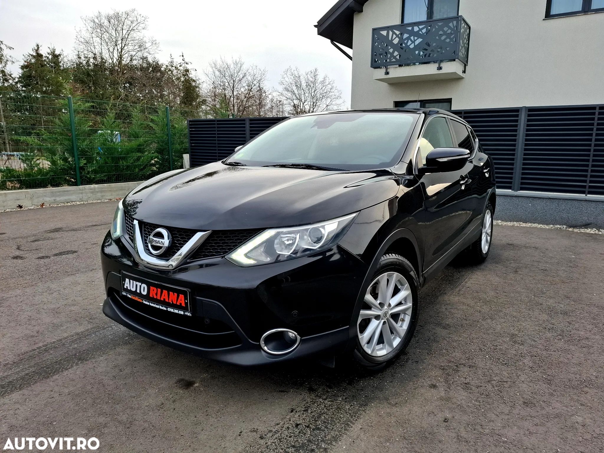 Nissan Qashqai 1.6 DCI N-Connecta - 1
