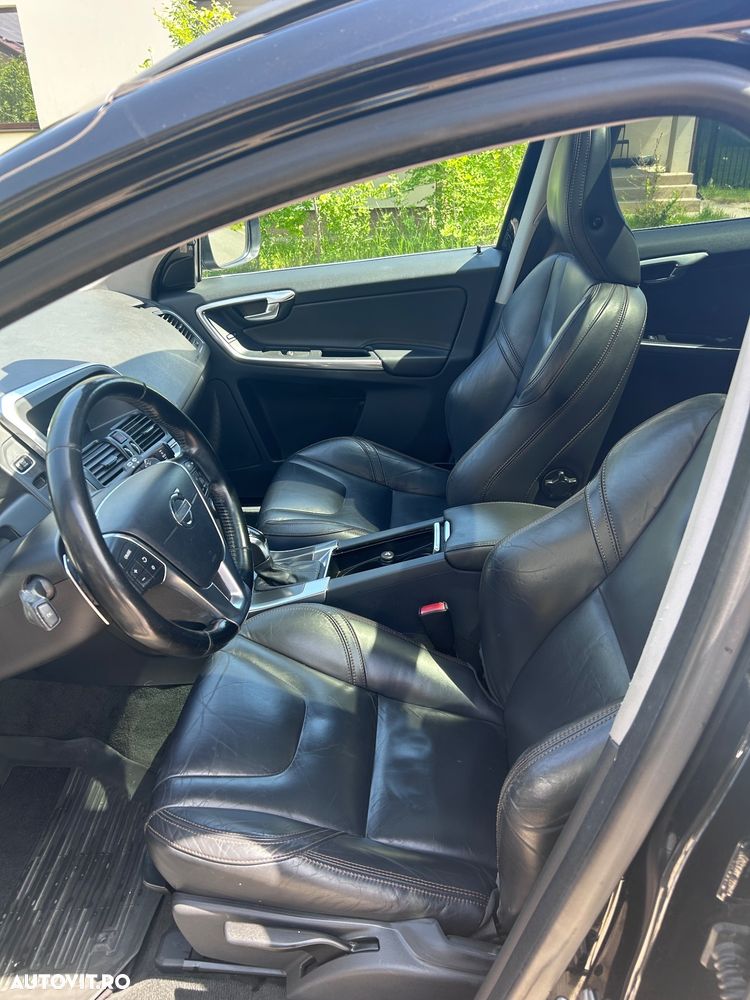 Volvo XC 60 D4 AWD Geartronic Summum - 6