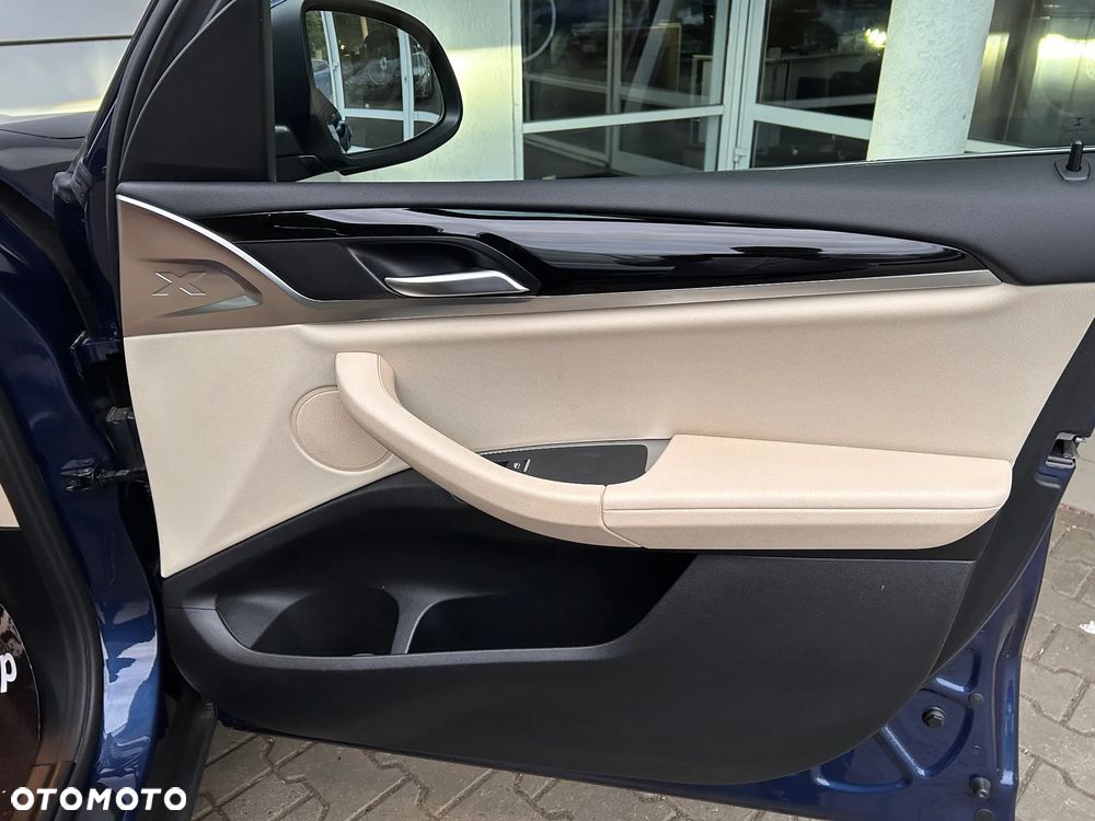 BMW X3 xDrive30e - 16
