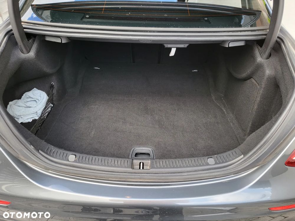 Mercedes-Benz Klasa E 220 d 9G-TRONIC - 18