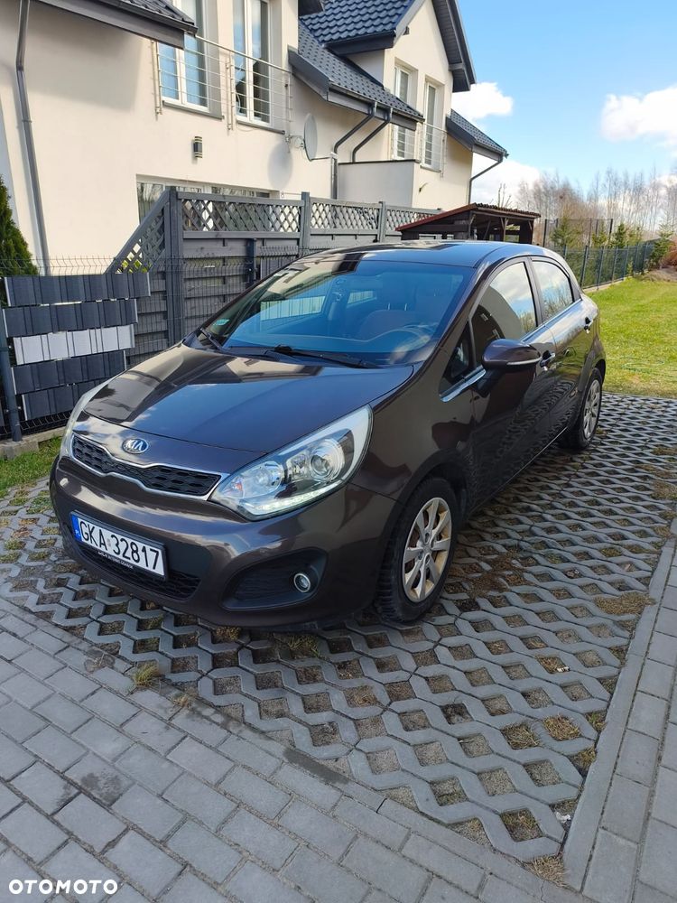 Kia Rio 1.2 L - 1