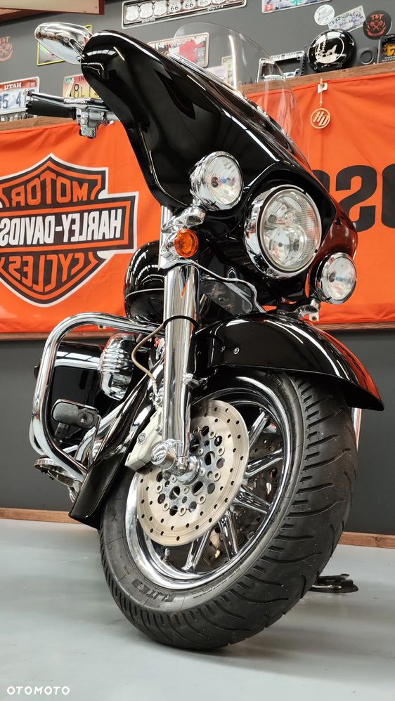 Harley-Davidson CVO Street Glide - 5