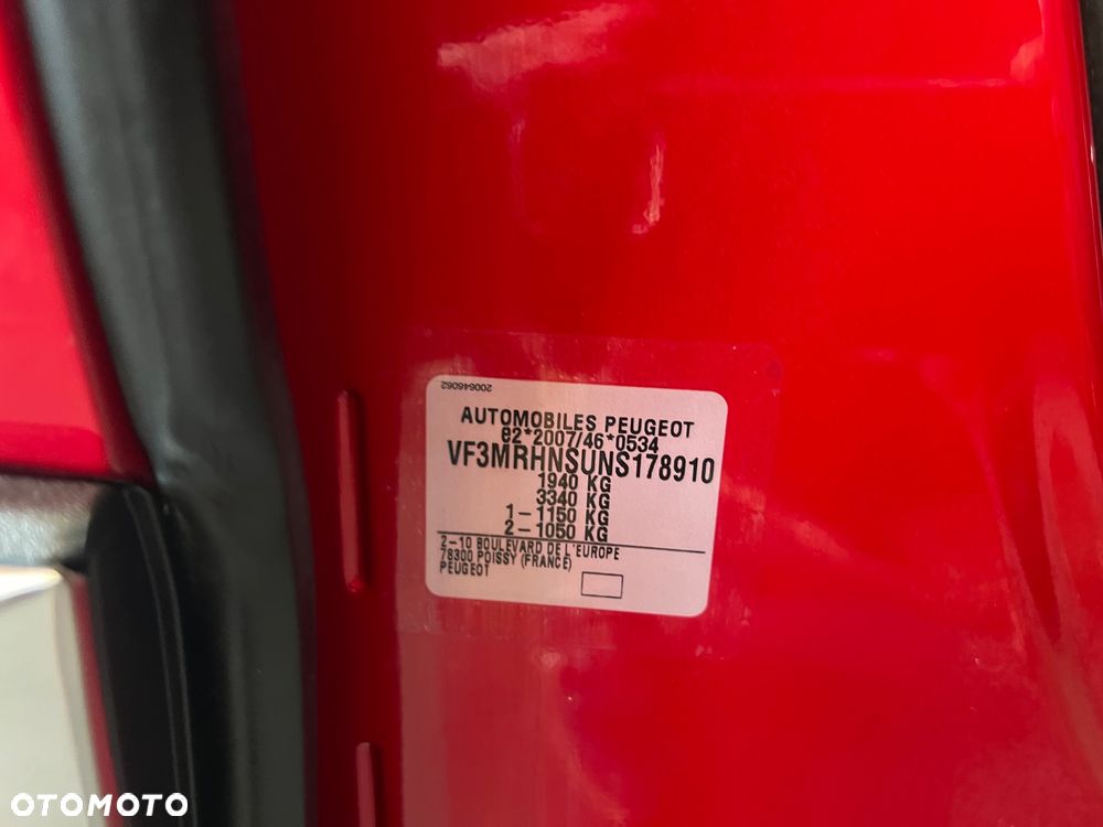 Peugeot 3008 1.2 PureTech Active S&S EAT8 - 33