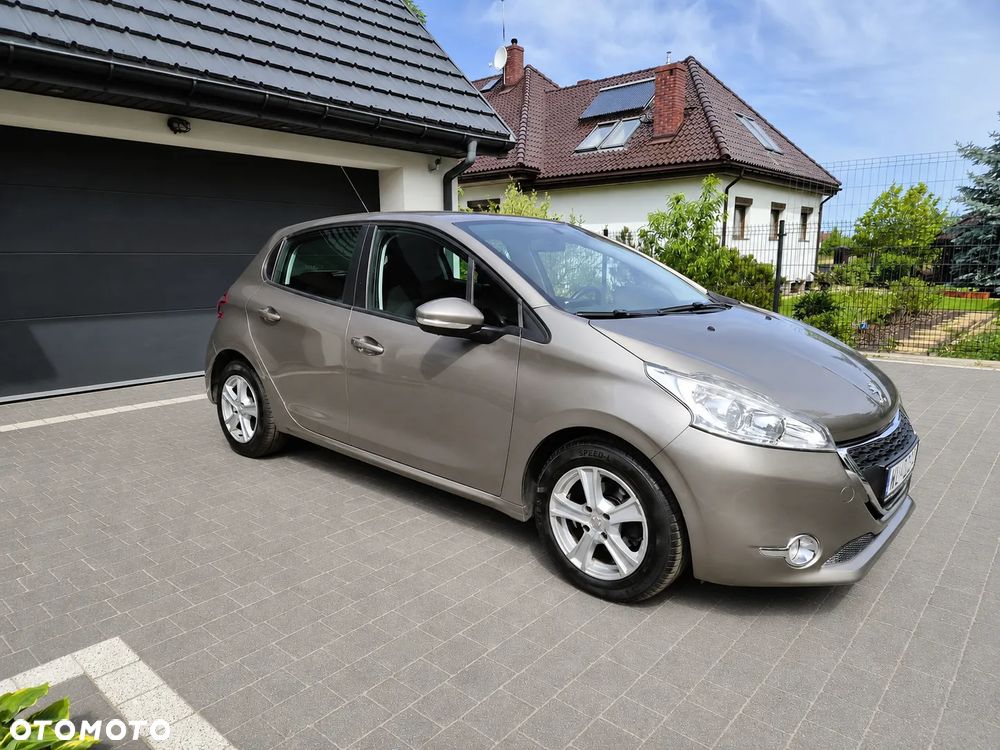Peugeot 208 - 2