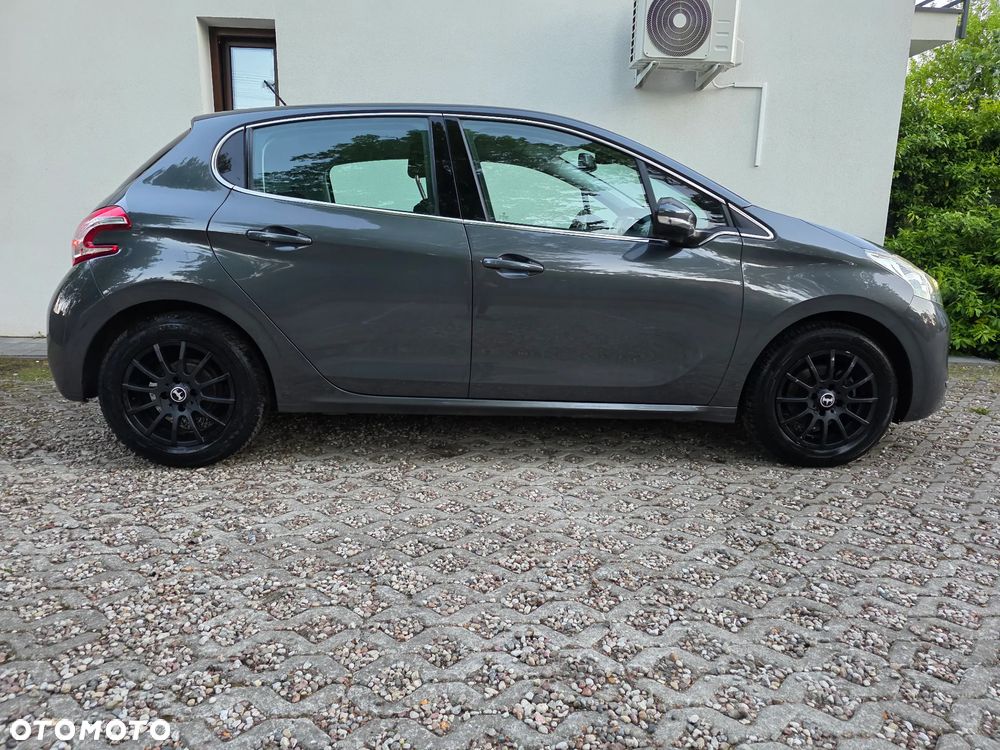 Peugeot 208 1.2 VTi Allure - 35