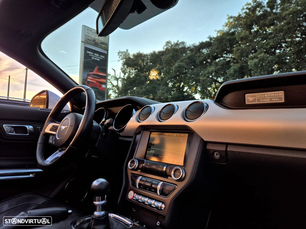 Ford Mustang Cabrio 2.3 Eco Boost - 12