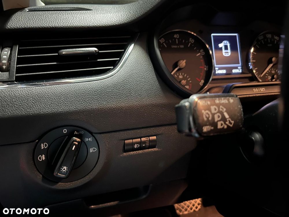 Skoda Octavia 1.4 TSI Green tec DSG Ambition - 10