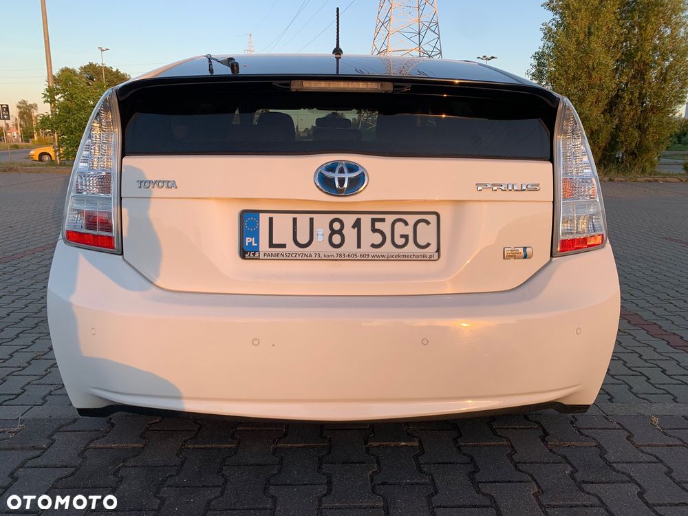 Toyota Prius (Hybrid) Life - 8
