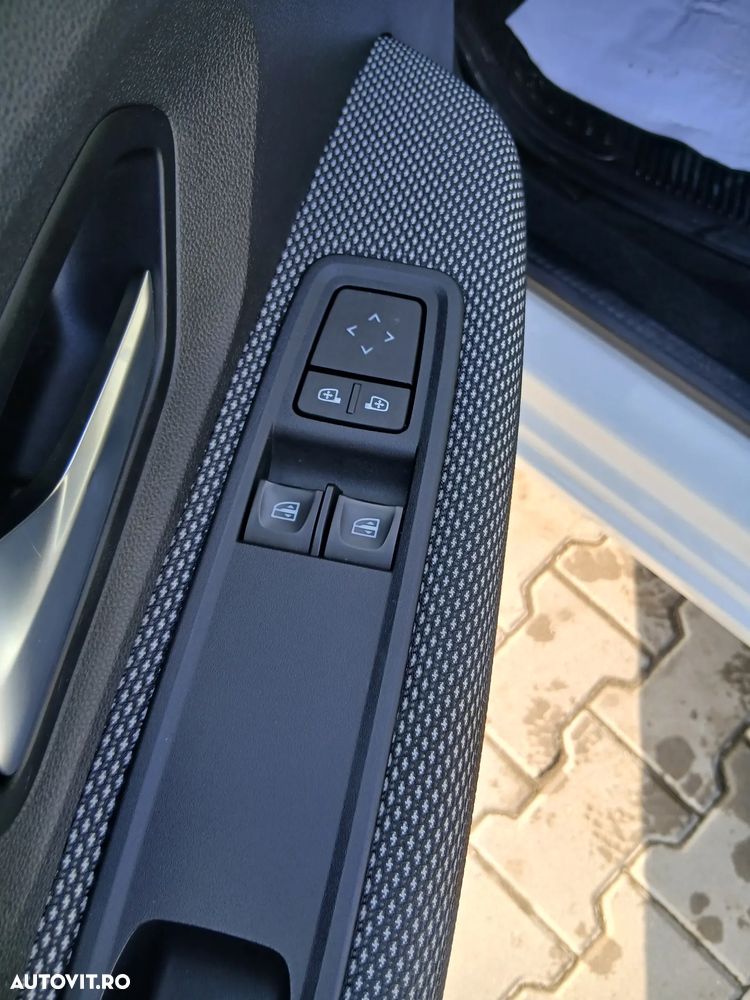 Dacia Logan TCe 90 MT6 Prestige - 14