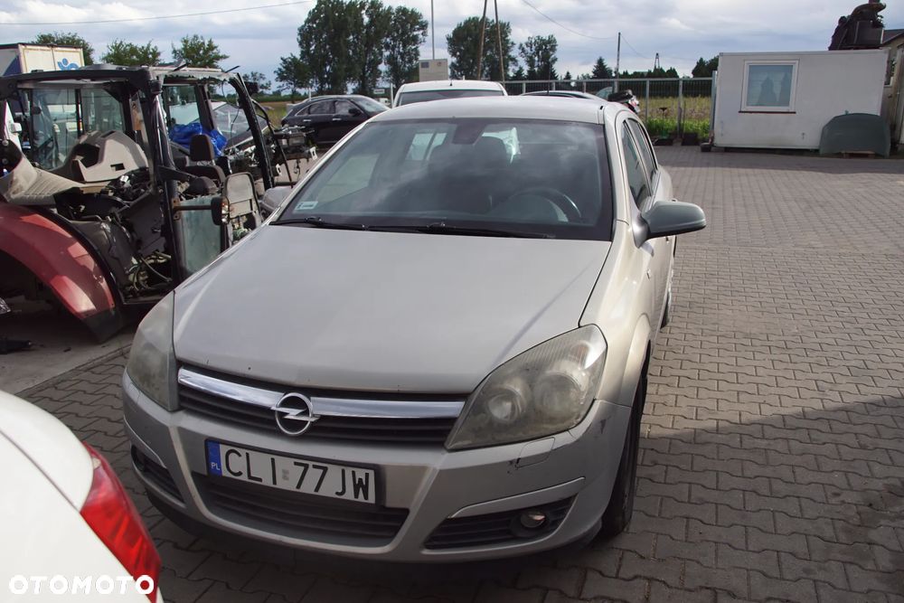 Auto na części - Opel Astra III H 1.6 105 KM Z16XEP F17 Z167 2004R Silnik Skrzynia Drzwi Maska Błotnik Zderzak Klapa Lampa Lusterko Klamka Szyba Deska Kokpit Sterownik Moduł Czujnik Licznik Wyświetlacz Panel Kierownica - 10