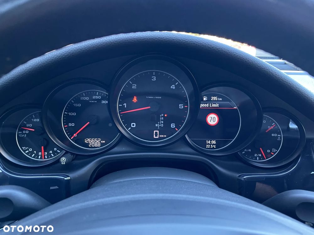 Porsche Panamera - 18