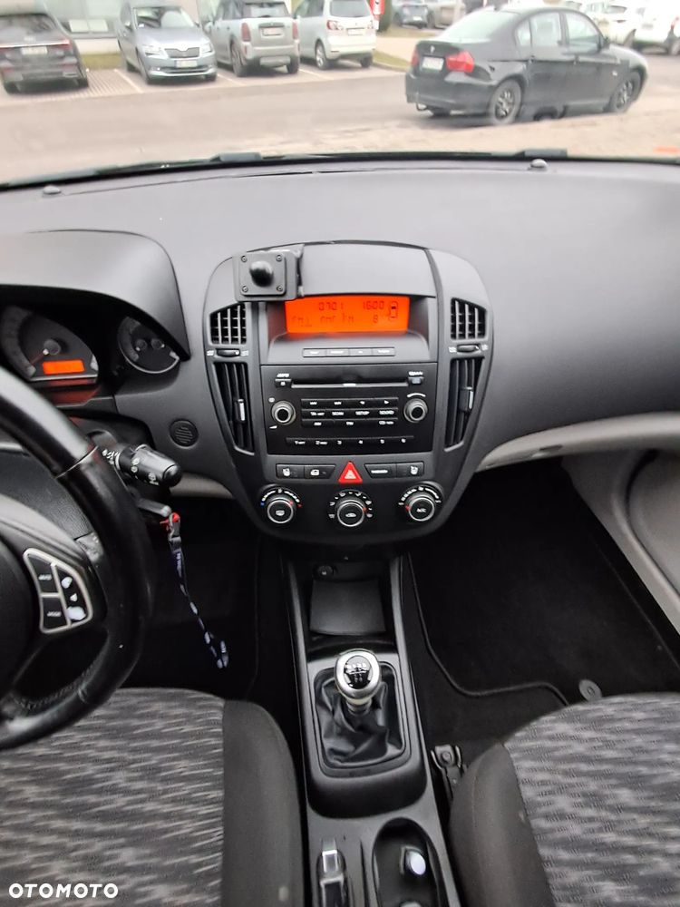 Kia Ceed 1.4 CVVT LX - 25