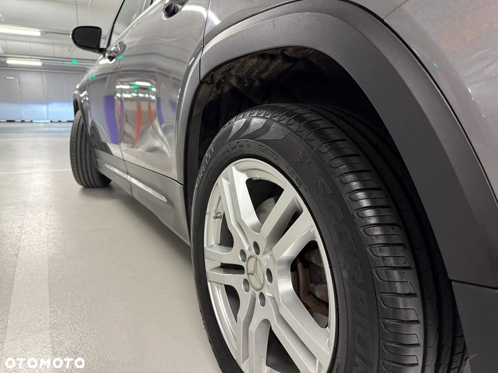 Mercedes-Benz GLB 250 4Matic 8G-DCT - 5