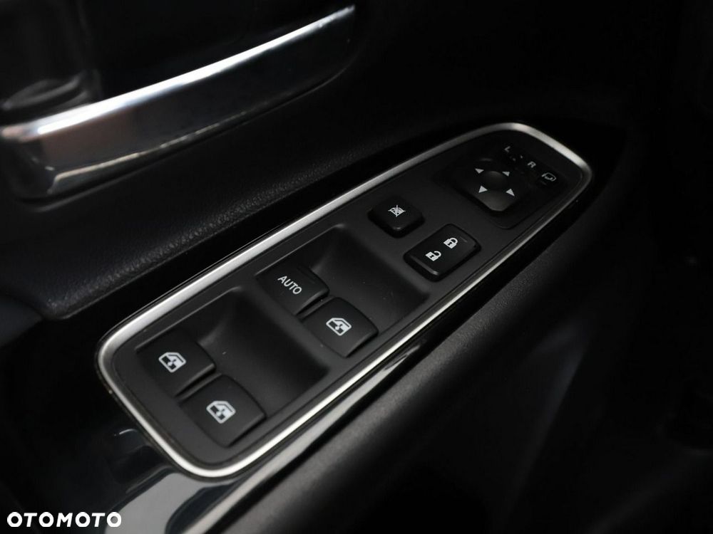 Mitsubishi Outlander Intense + - 37
