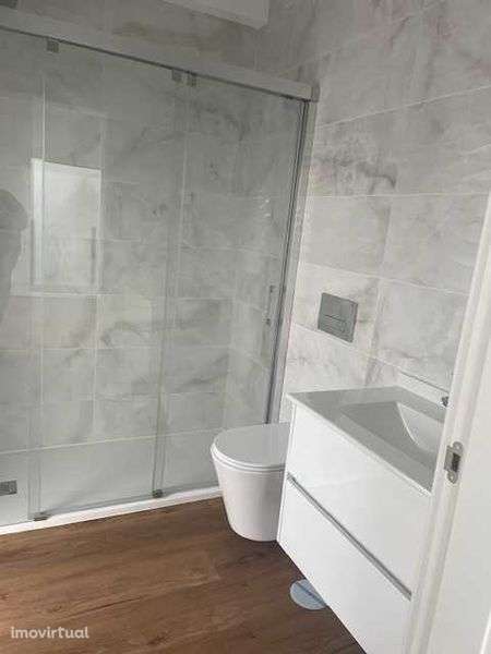 VENDE-SE MORADIA T4 - Acabamentos de Luxo - Grande imagem: 5/12