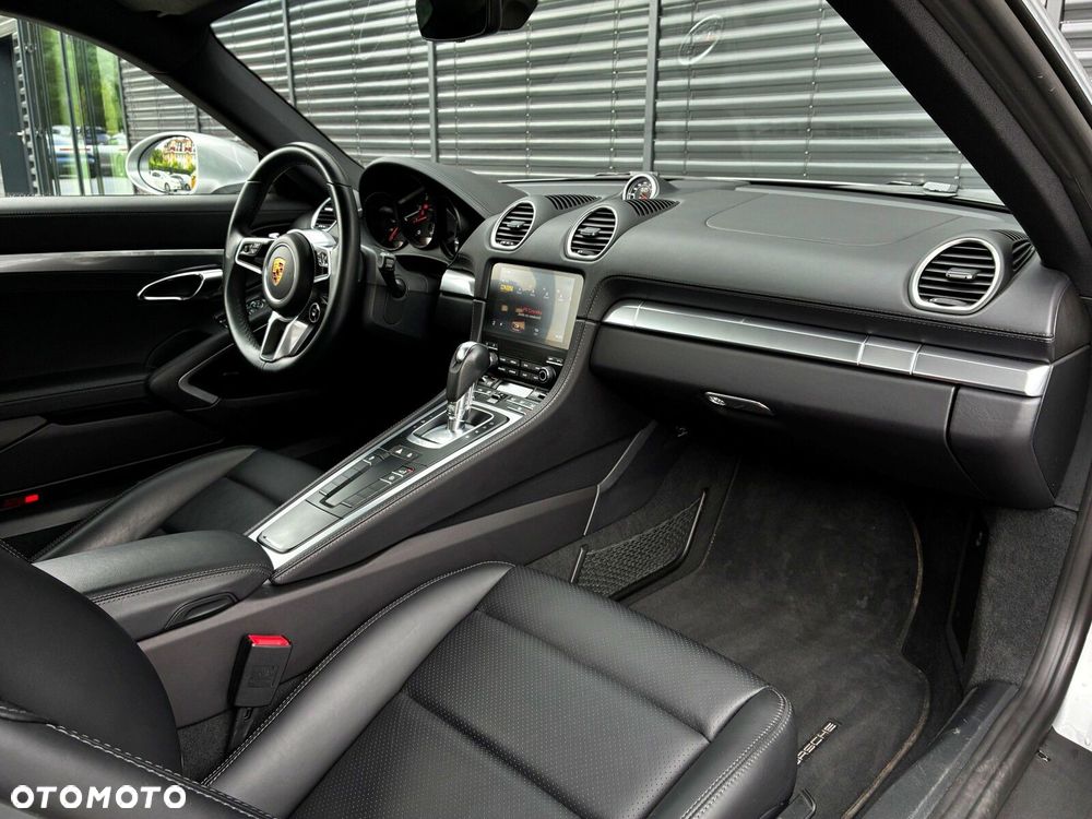 Porsche 718 Cayman - 36