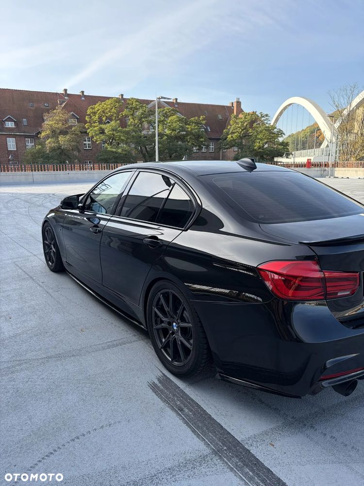 BMW Seria 3 340i xDrive Edition M Sport Shadow - 15