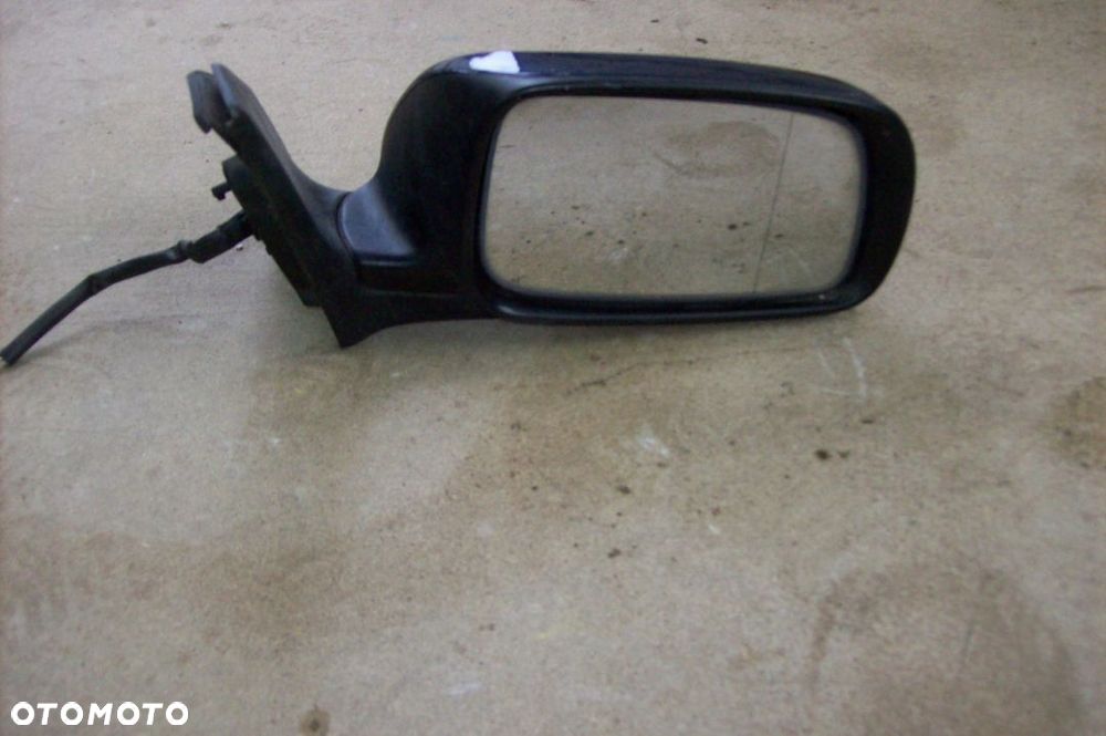 LUSTERKO PRAWE TOYOTA AVENSIS T 25 - 1