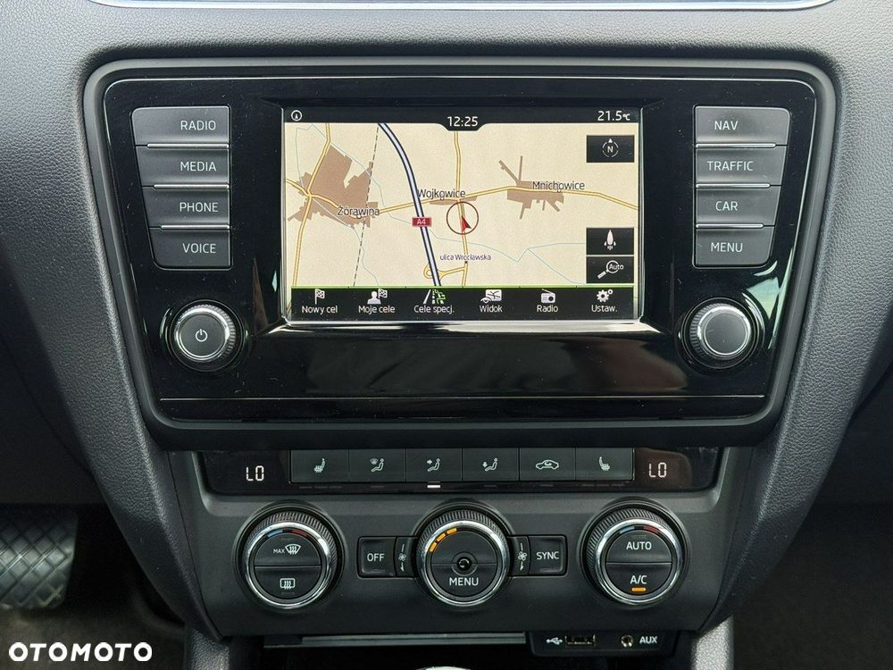 Skoda Octavia Combi 2.0 TDI DSG Style - 24