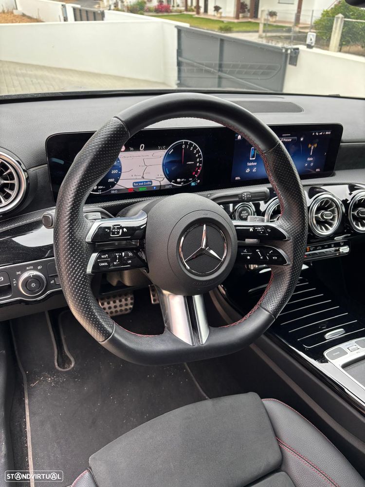 Mercedes-Benz A 250 e AMG Line - 13