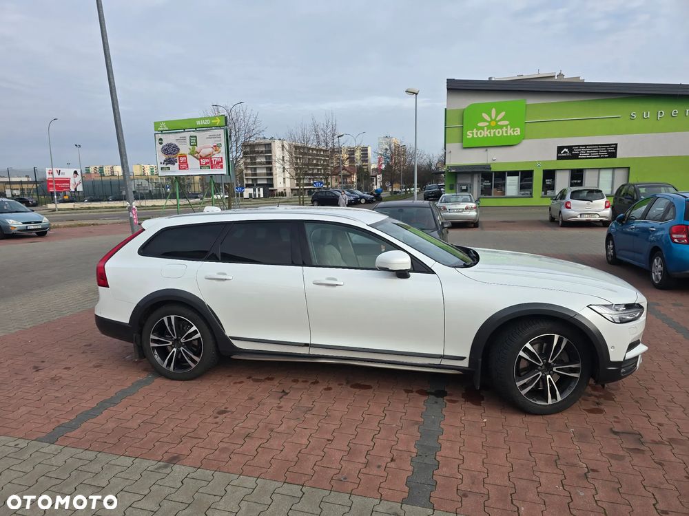 Volvo V90 Cross Country - 15