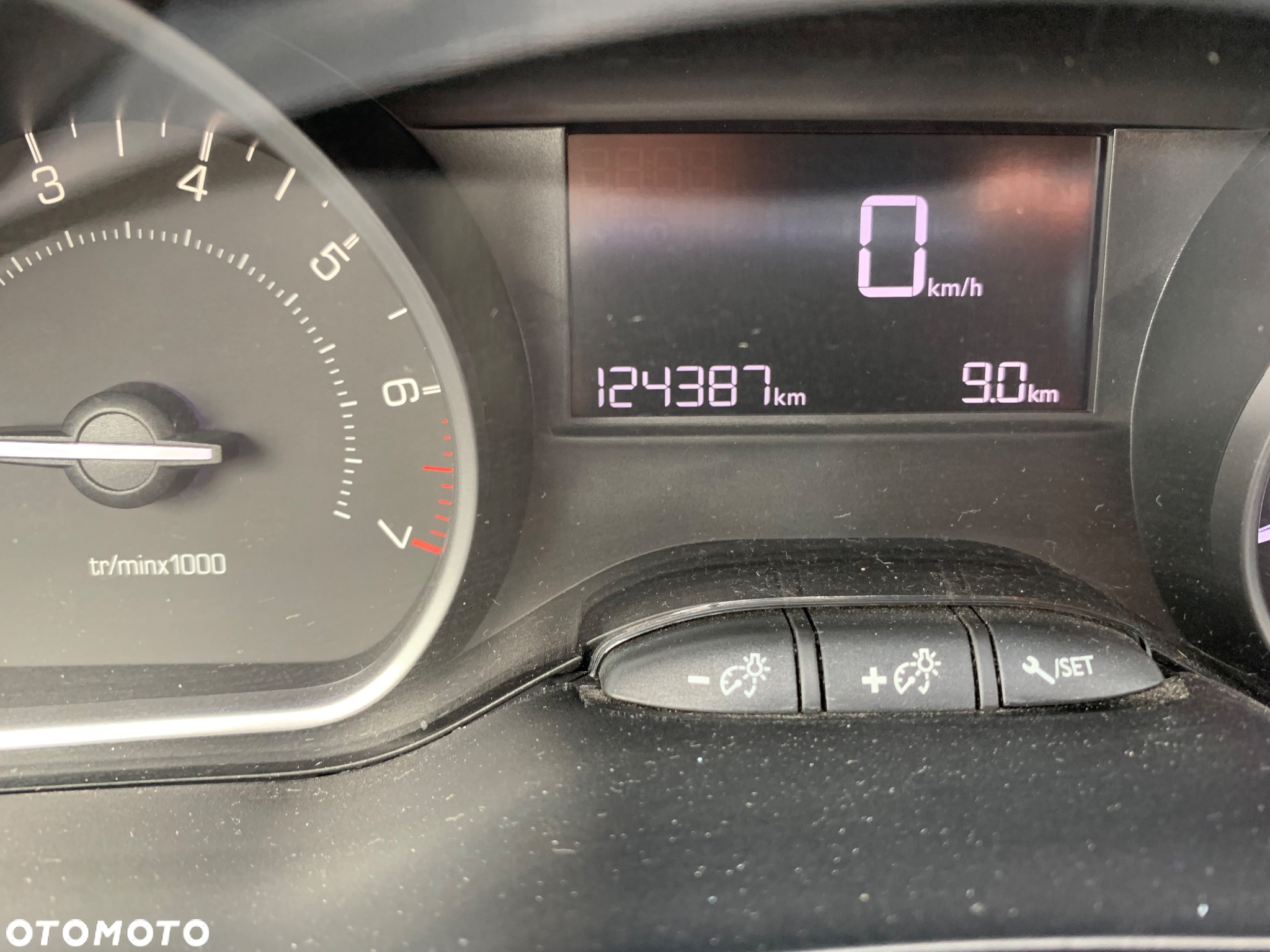 Peugeot 208 1.2 PureTech Allure - 15