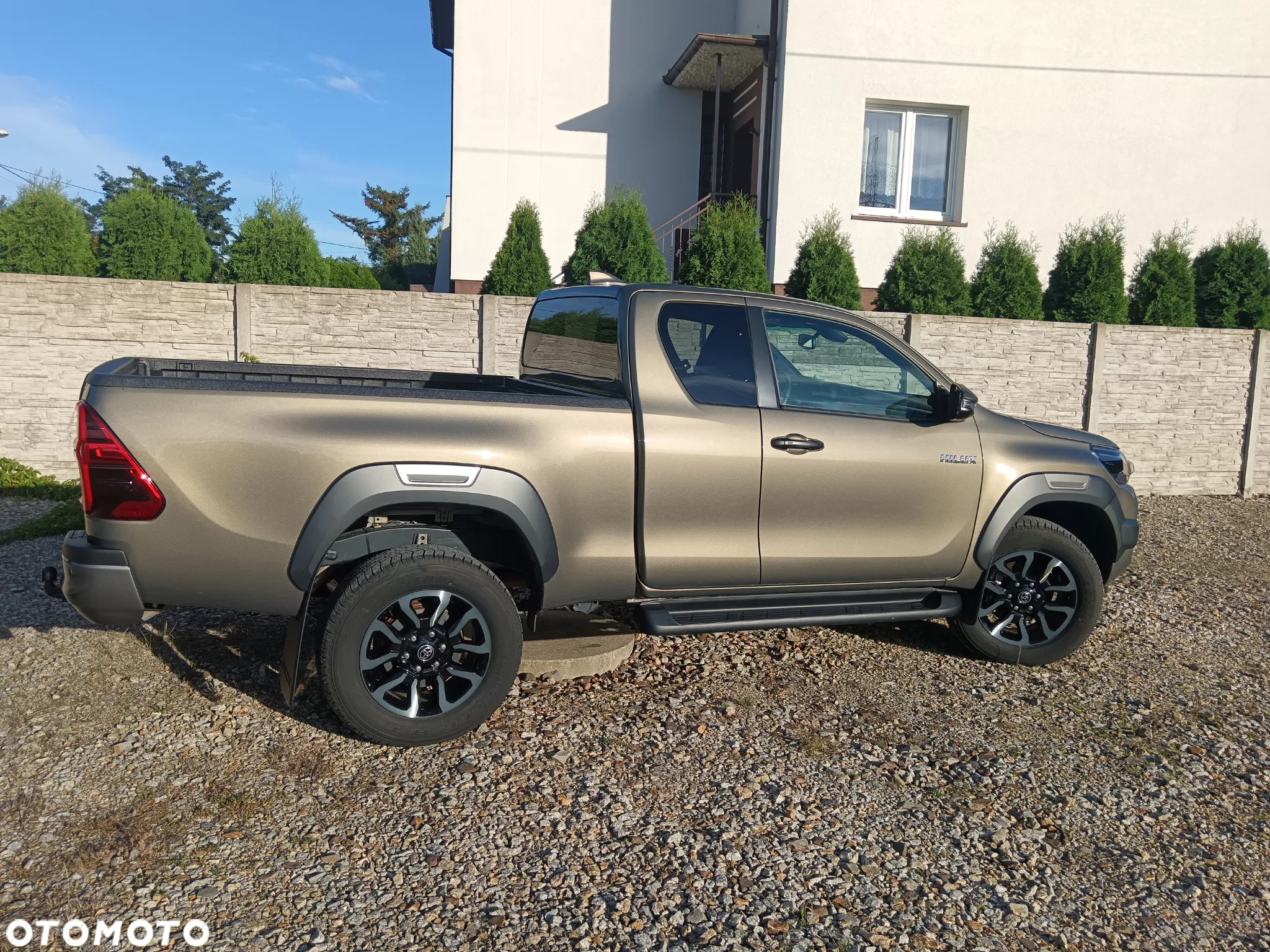 Toyota Hilux - 2
