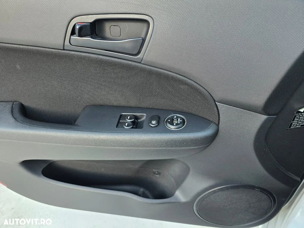 Hyundai i30 1.6 CRDI blue Classic - 18