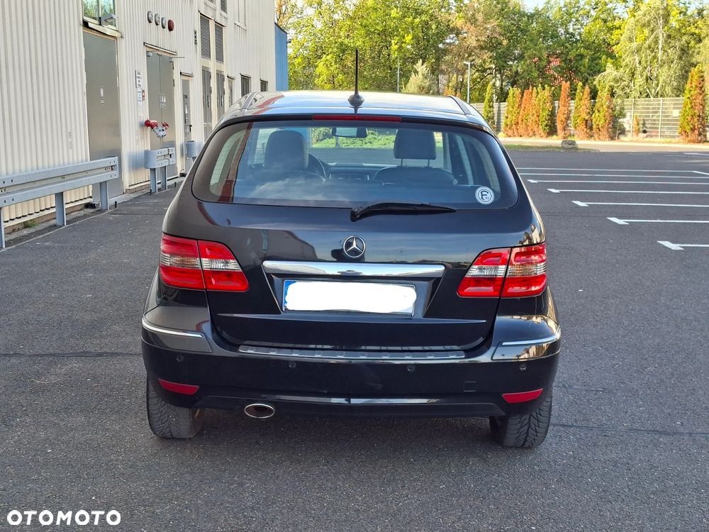 Mercedes-Benz Klasa B 180 - 12