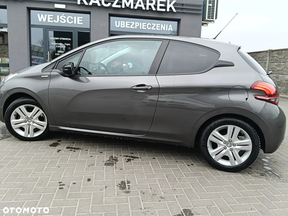 Peugeot 208 82 PureTech Style - 24