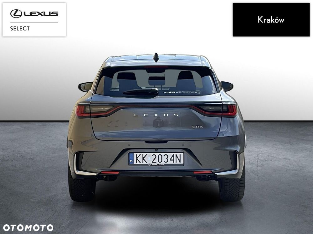 Lexus LBX 1.5 Hybrid Emotion - 4