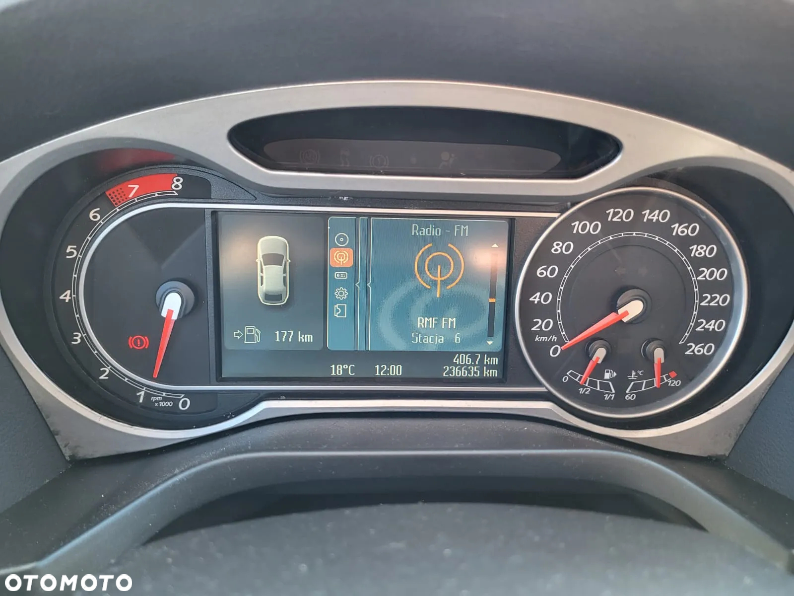 Ford S-Max - 22